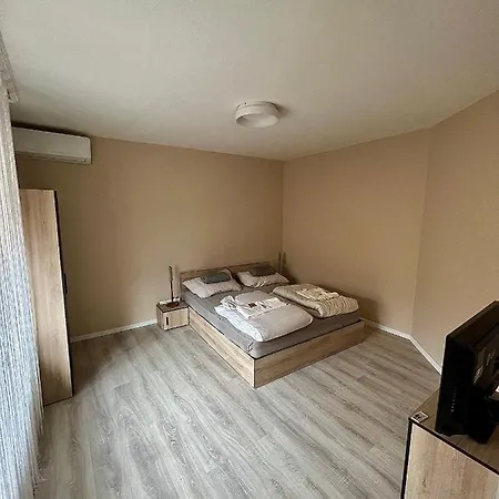 Voeroesmarty Deluxe Vendeghaz Διαμέρισμα Kaposvár