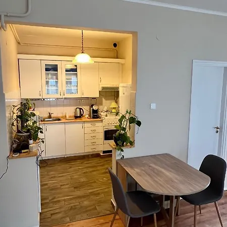 Voeroesmarty Deluxe Vendeghaz Διαμέρισμα