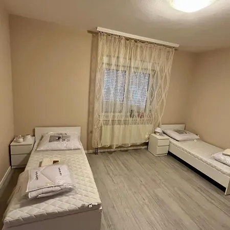 Διαμέρισμα Voeroesmarty Deluxe Vendeghaz Kaposvár