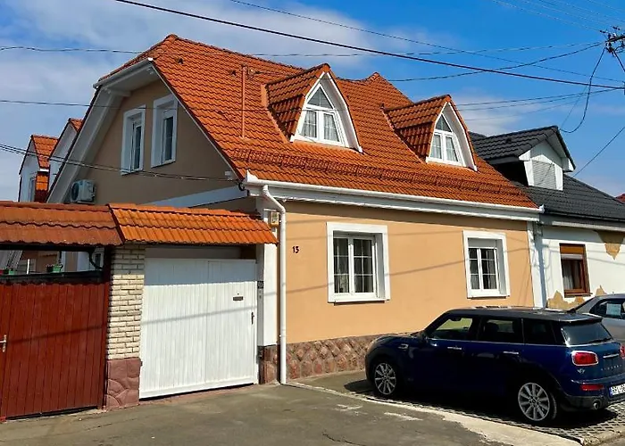 Voeroesmarty Deluxe Vendeghaz