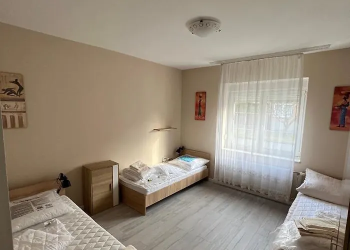 Apartament Voeroesmarty Deluxe Vendeghaz *