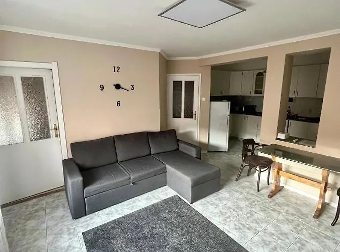 Voeroesmarty Deluxe Vendeghaz Apartament