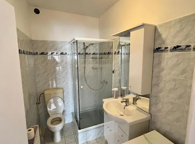 Voeroesmarty Deluxe Vendeghaz * Капошвар