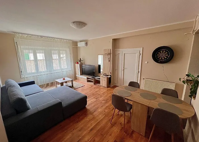 Voeroesmarty Deluxe Vendeghaz Apartament